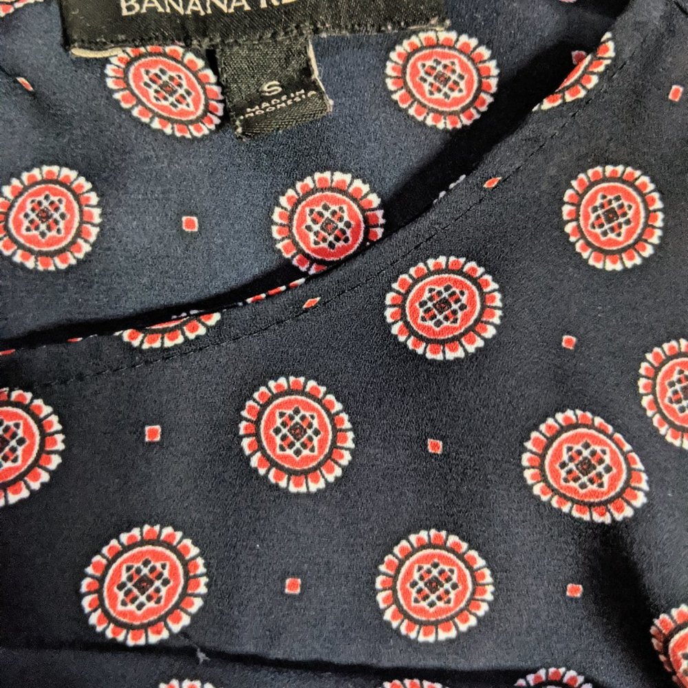 Banana Republic blouse. - Picture 3 of 6